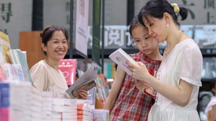 父亲肺癌儿子会遗传吗_父亲得了肺癌儿子可以吸烟吗_爸爸烟不离手 10岁儿子查出肺癌