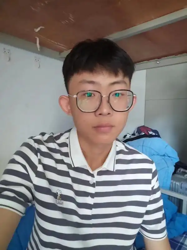 外卖小哥医院送餐_男子穿尿不湿送外卖赚医疗费_外卖送医院