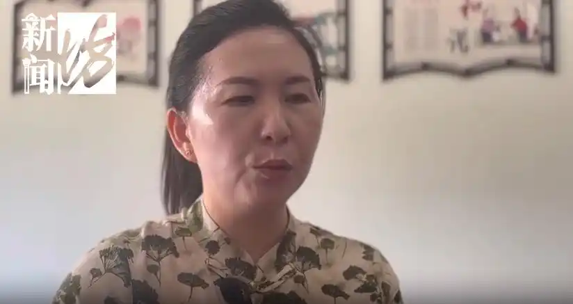 房门被巨量垃圾堵住 社区：老人捡的_小区捡垃圾老人_居民捡垃圾放屋里谁来管