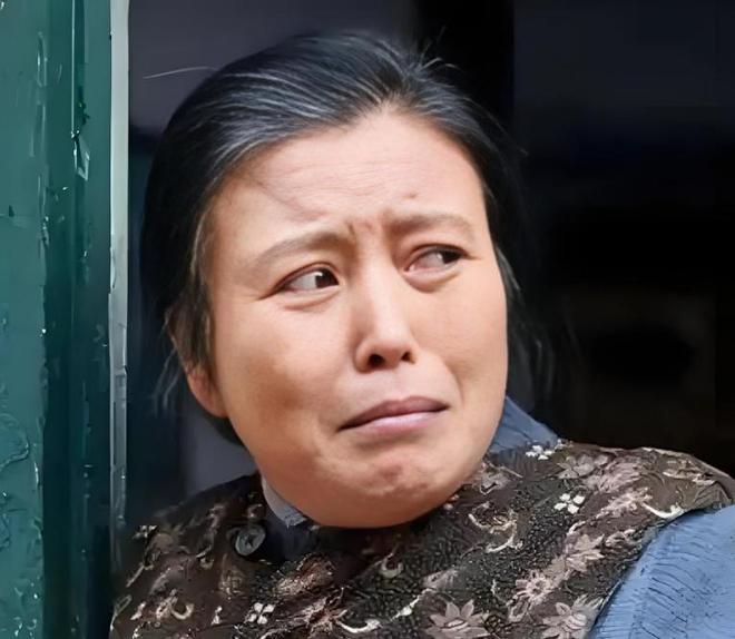 丁嘉丽养父母故事_孙红雷和老婆亲嘴_丁嘉丽人生经历