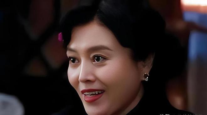 丁嘉丽养父母故事_孙红雷和老婆亲嘴_丁嘉丽人生经历